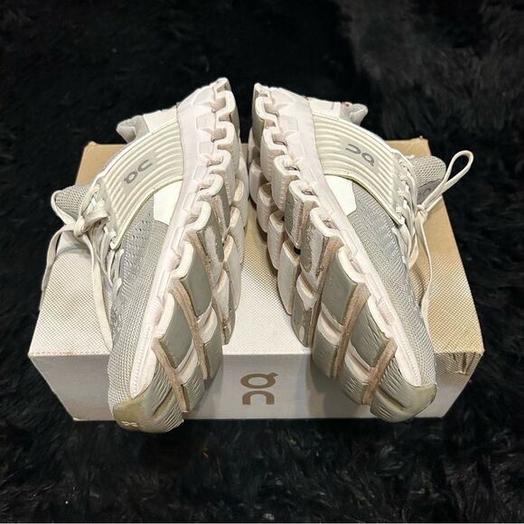 ON CLOUDSWIFT gray white running athletic training lace up shoes sneakers sz 8.5 - Picture 7 of 9